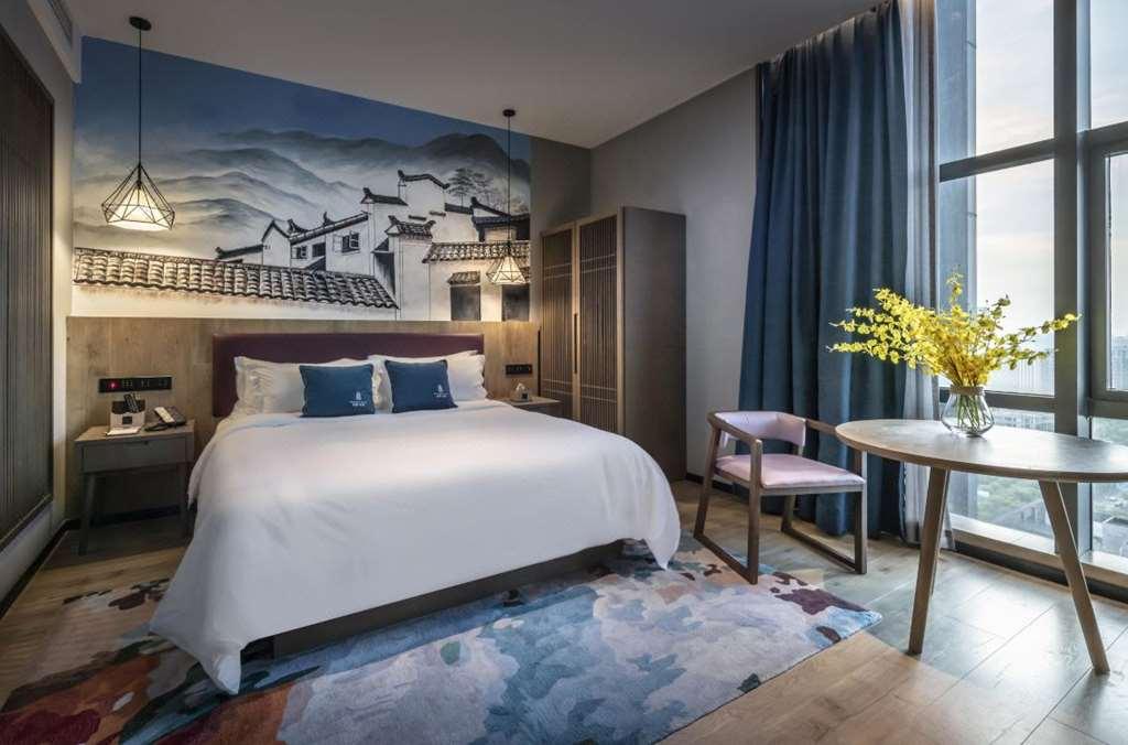 Mehood Lestie Hotel