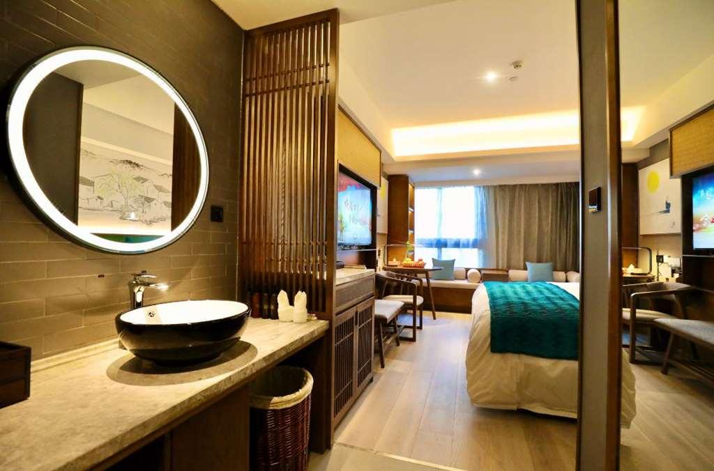 Mehood Lestie Shanghai